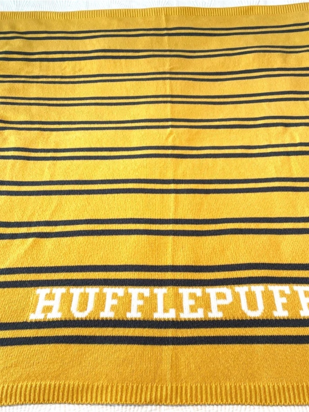 Pottery Barn PB Teen Harry Potter Hufflepuff Blanket Throw  50" x 60" Yellow EUC